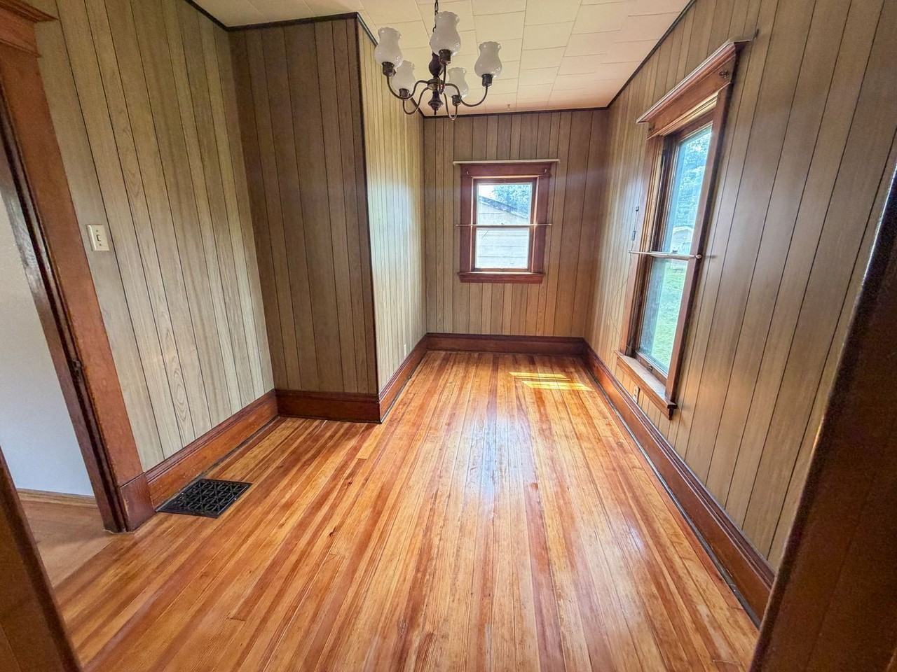 609 N Edmunds St - Photo 6 of 24
