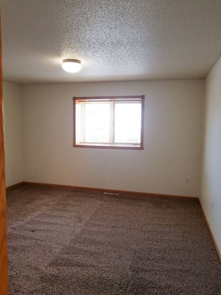 1605 51st St S - Photo 6 of 17
