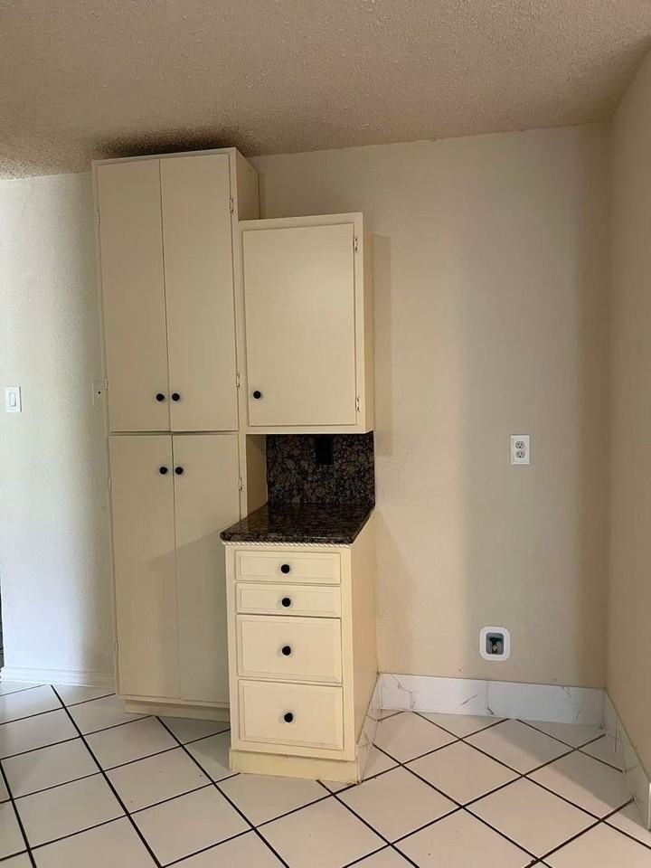 6400 Allegheny Trl - Photo 3 of 18