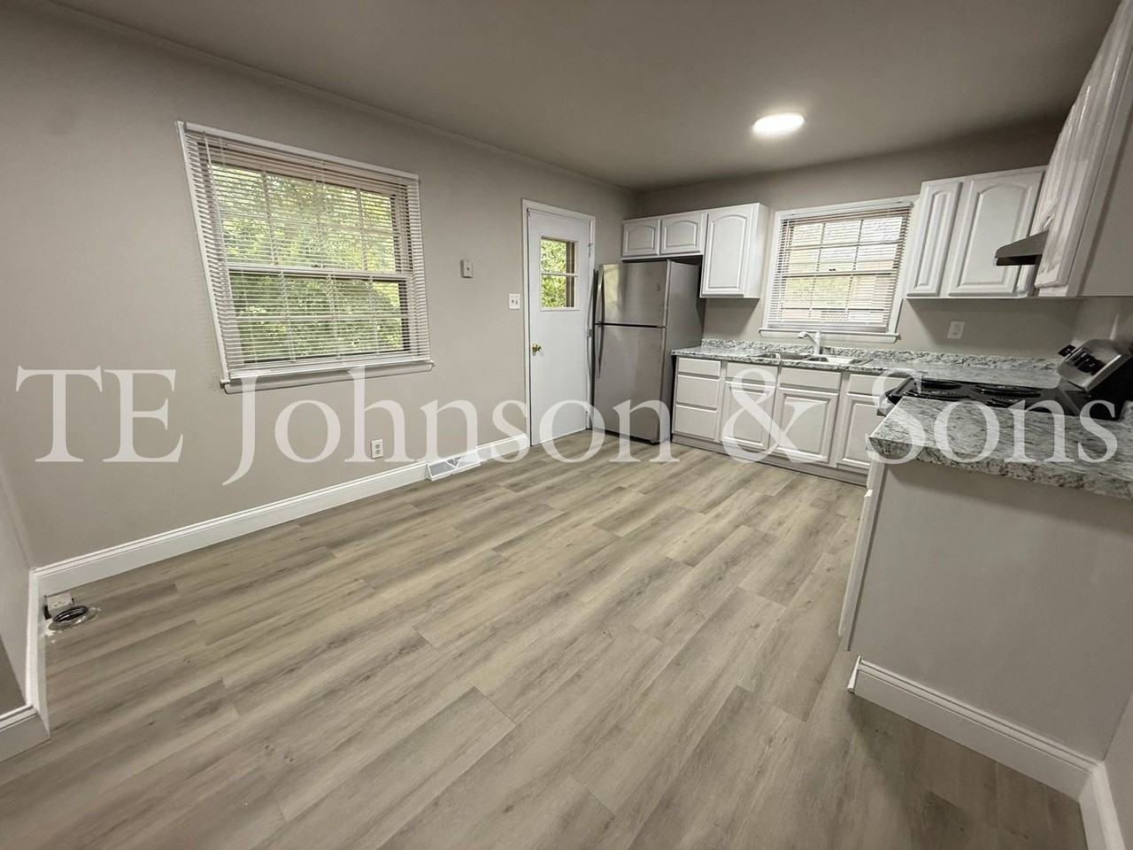 425 Cody Cir - Photo 7 of 41