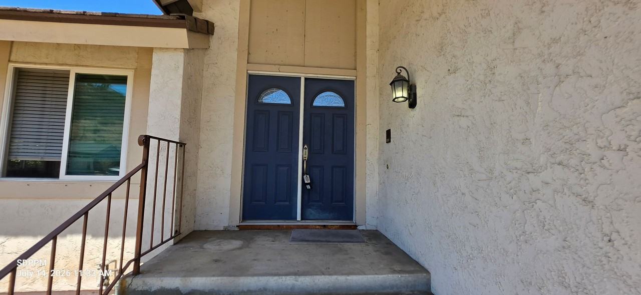 1524 Whitsett Dr - Photo 2 of 50