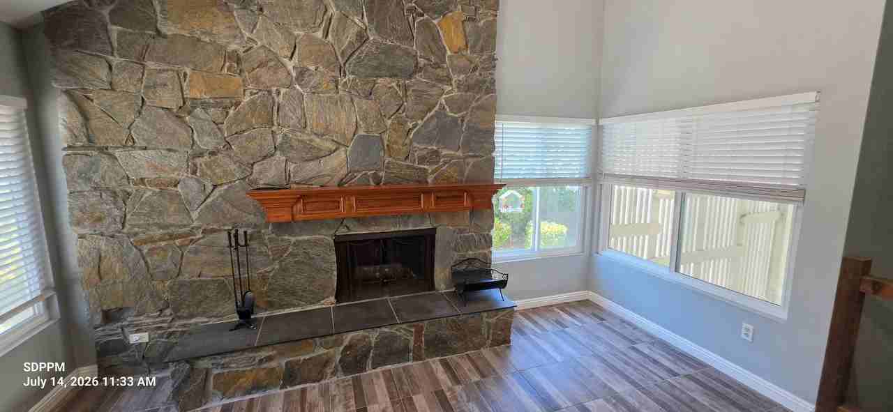 1524 Whitsett Dr - Photo 4 of 50
