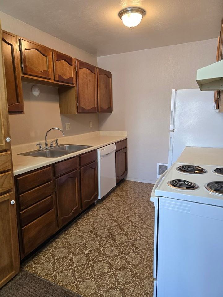 2321 S Mckinley St #A - Photo 6 of 13