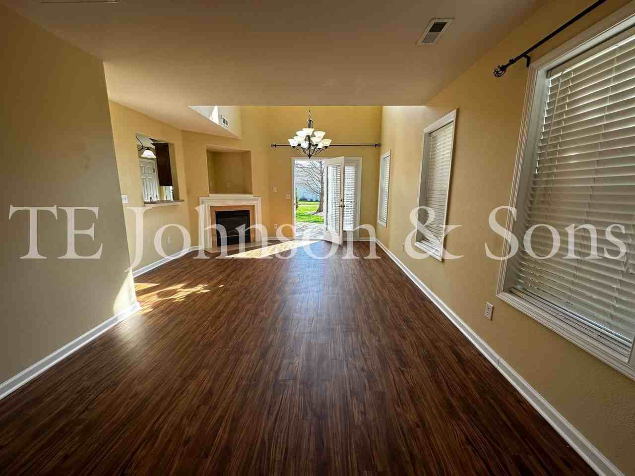 108 Greenway St - Photo 2 of 29
