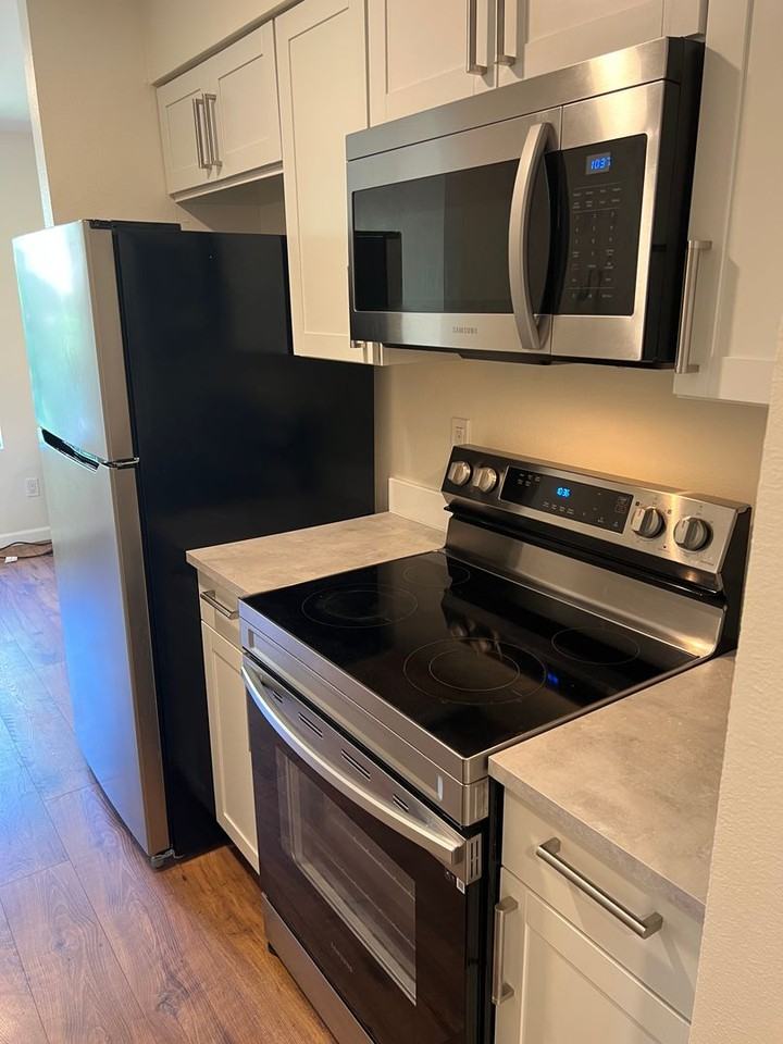 12520 Ne 145th St - Photo 3 of 20