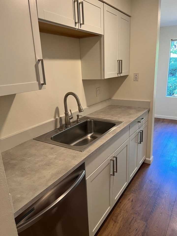12520 Ne 145th St - Photo 4 of 20