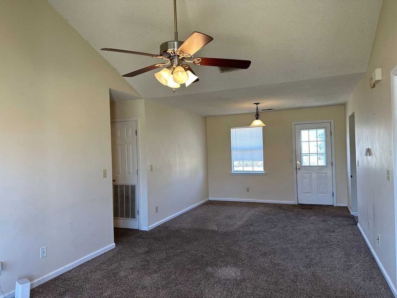 1460 Flo Zechman Dr - Photo 2 of 9