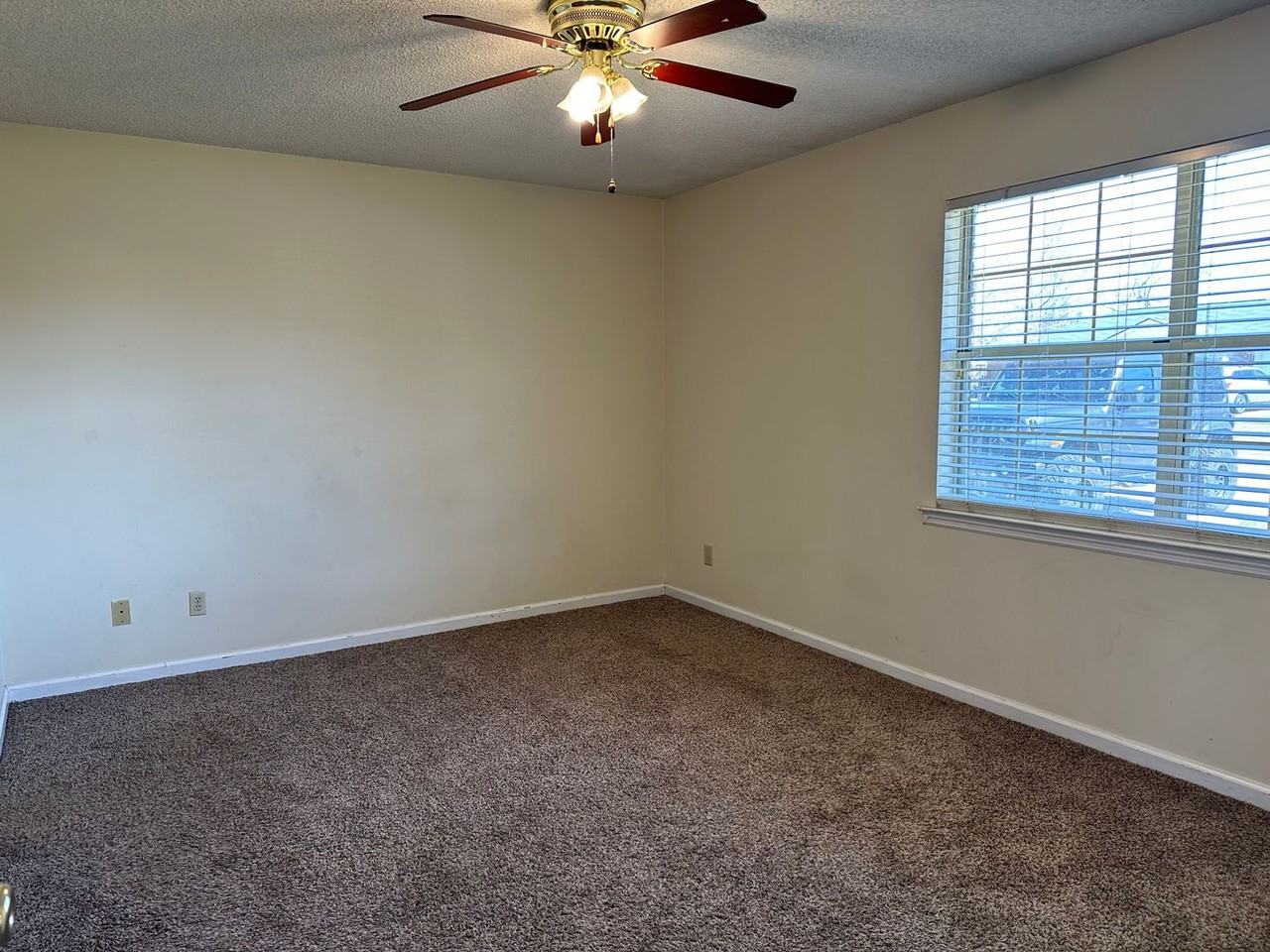1460 Flo Zechman Dr - Photo 4 of 9