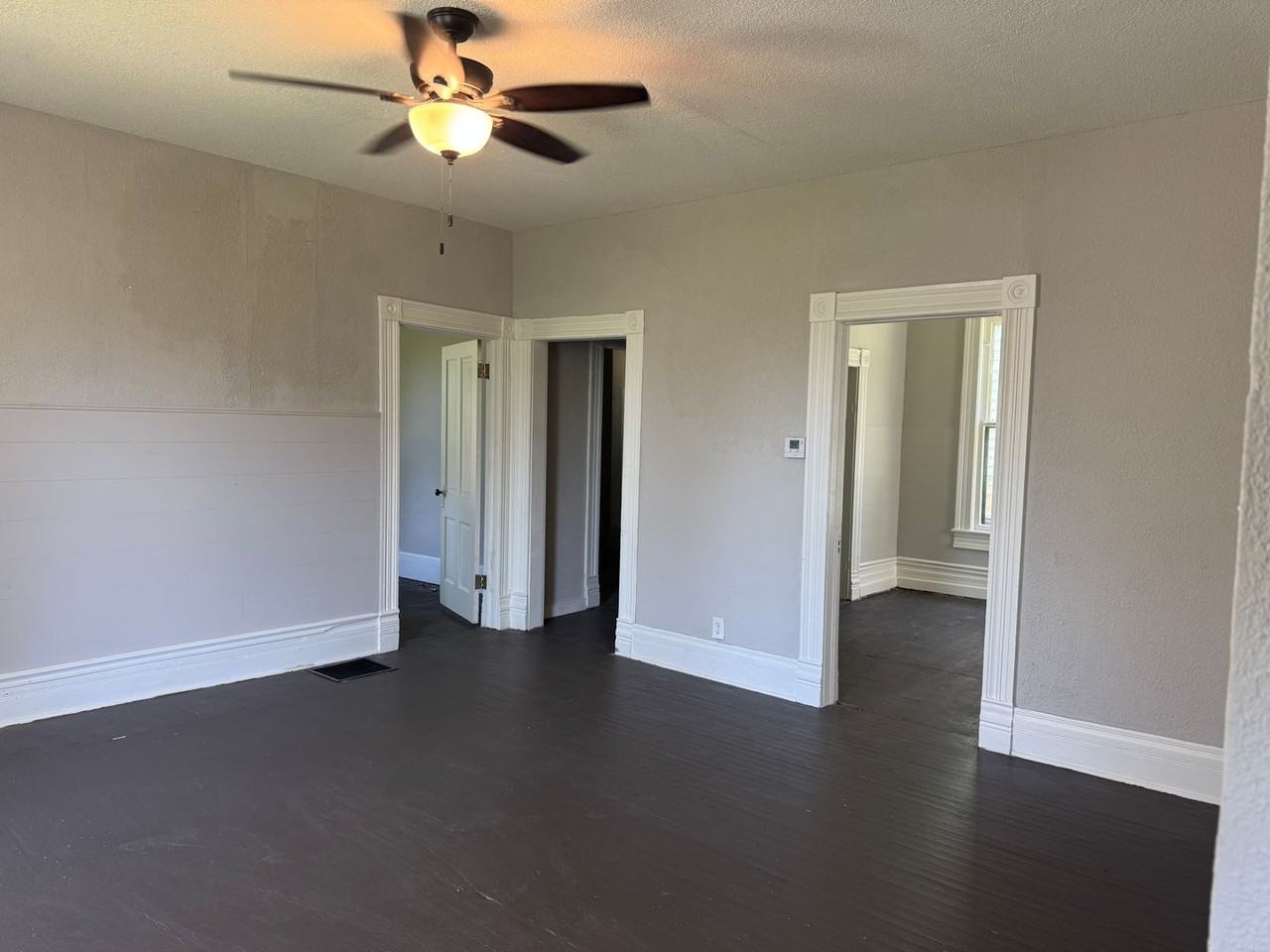 2715 Patee St - Photo 2 of 11