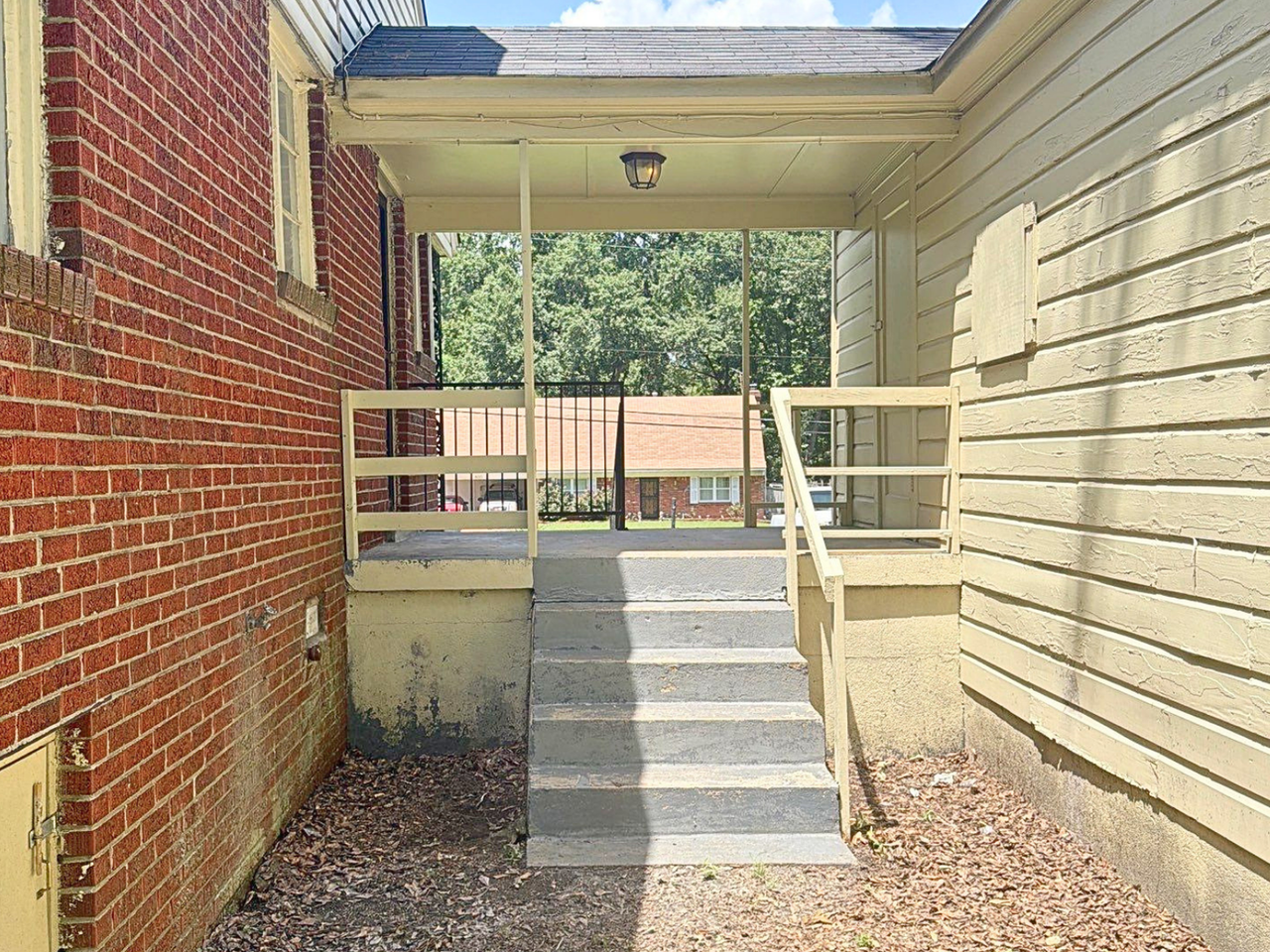 799 Rosebanks Rd - Photo 4 of 20