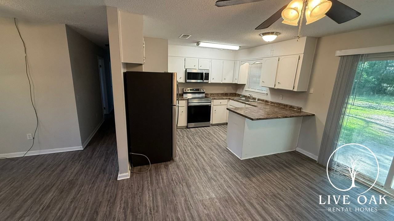 70 Thornton Dr Ne - Photo 3 of 19