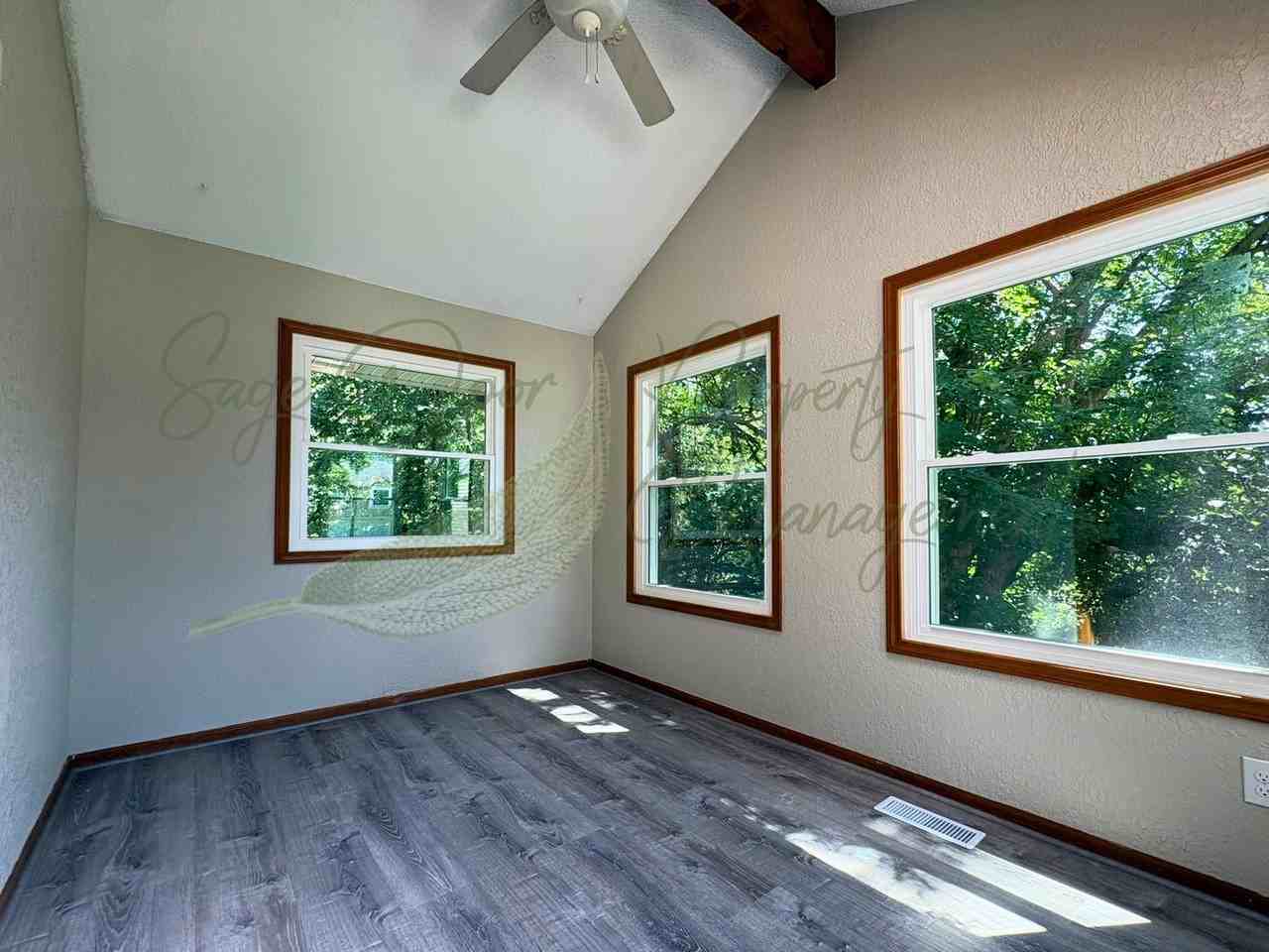3513 Sw Mcdanial Ave - Photo 5 of 31