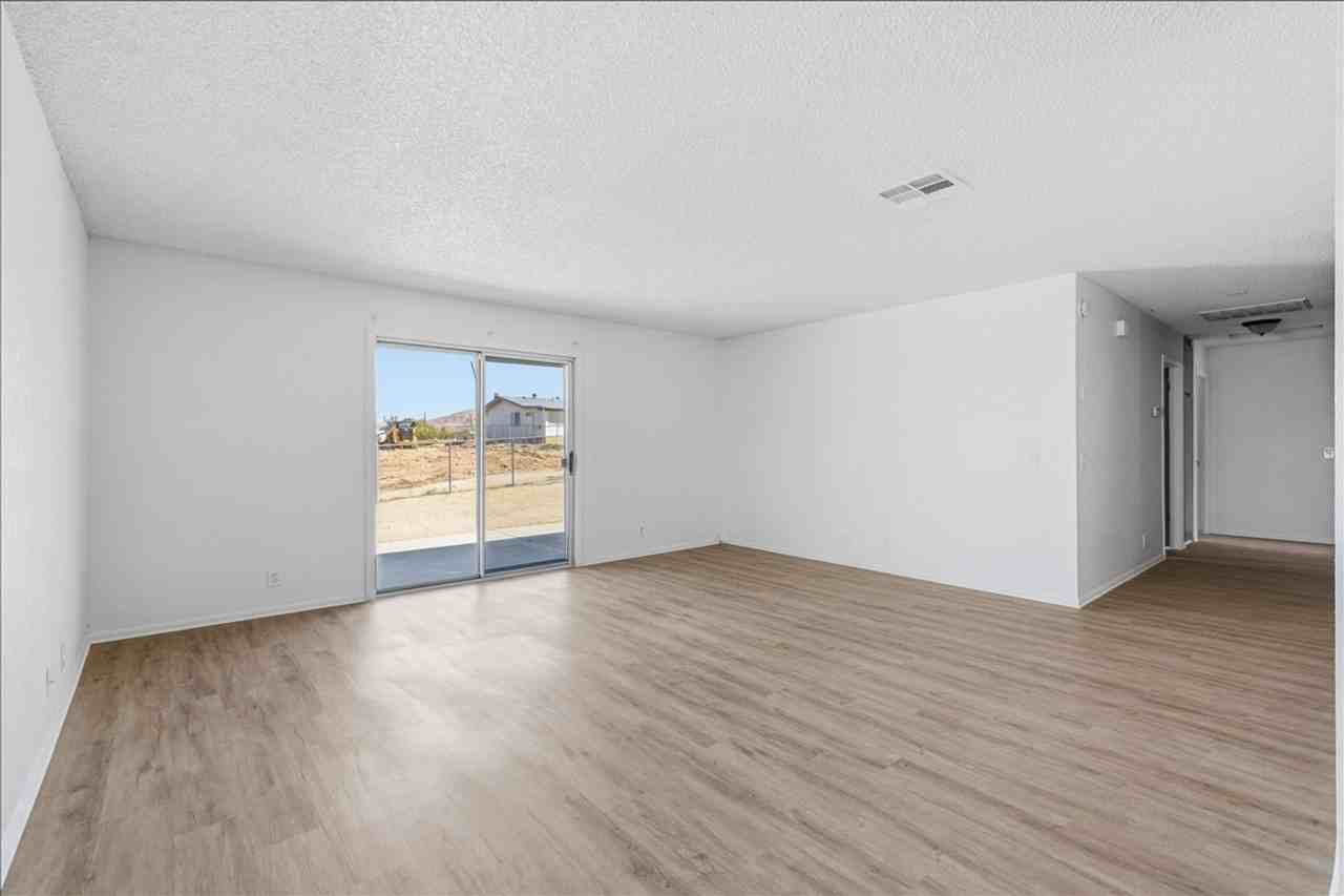6851 Quail Spring Ave - Photo 7 of 45