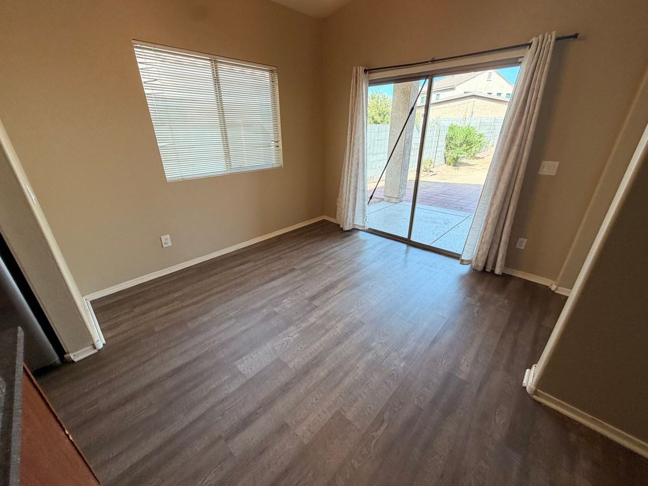 2517 S 116th Ave - Photo 6 of 26