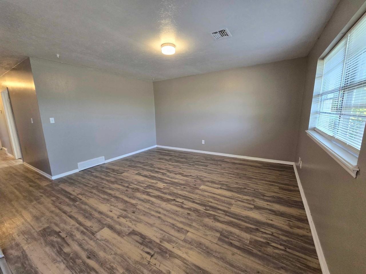 2500 Se 51st St - Photo 5 of 22