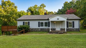 featured image of 1215 Oaklawn St Se