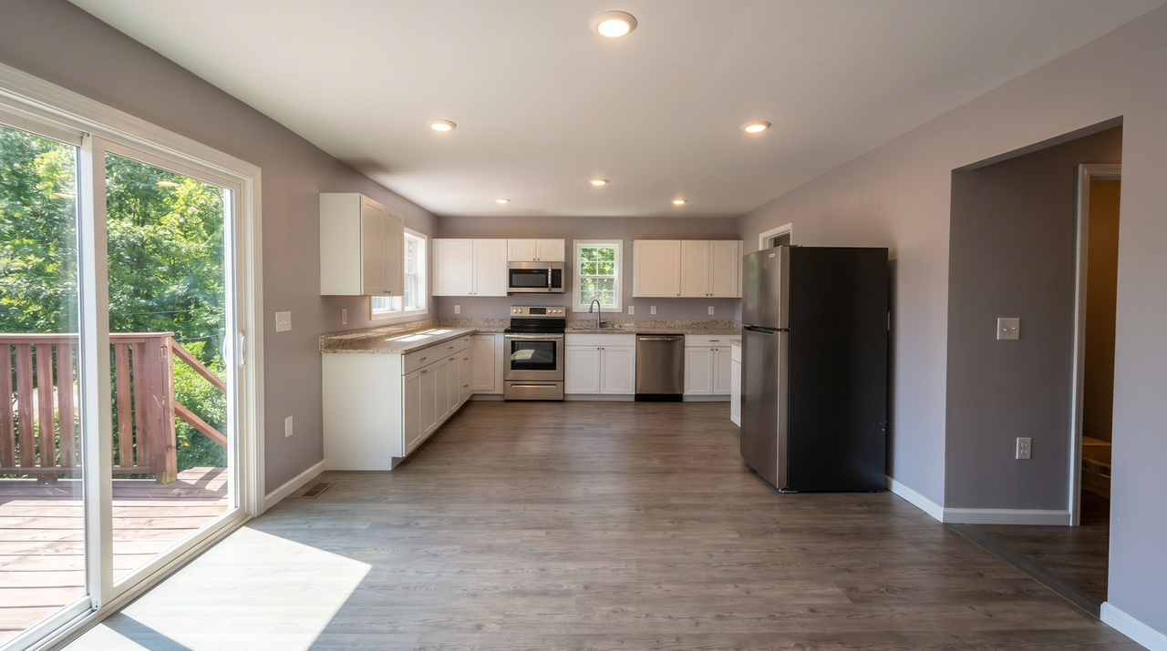 1215 Oaklawn St Se - Photo 4 of 10