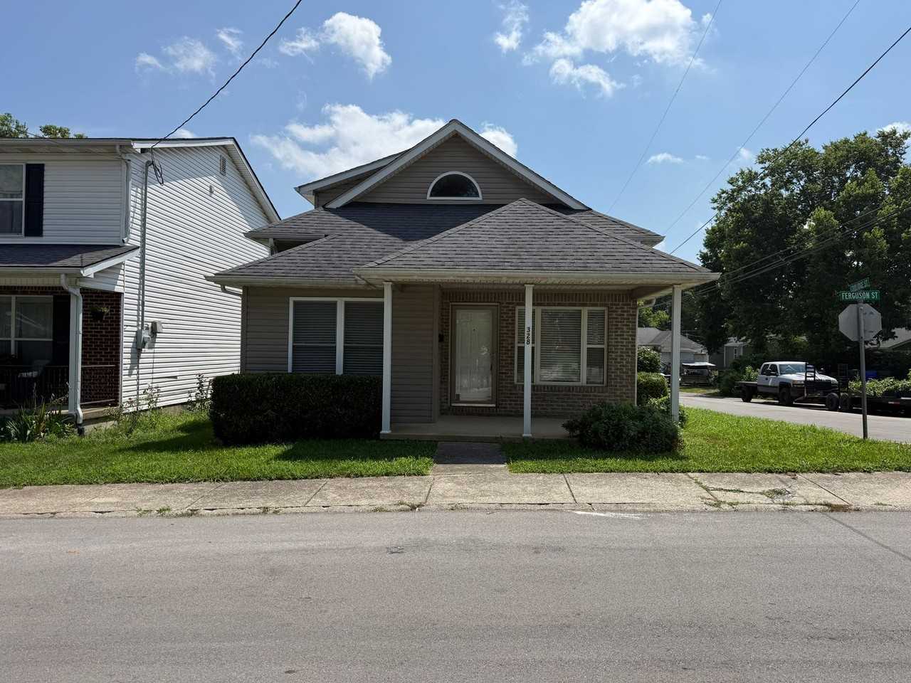 328 Ferguson St - Photo 7 of 29