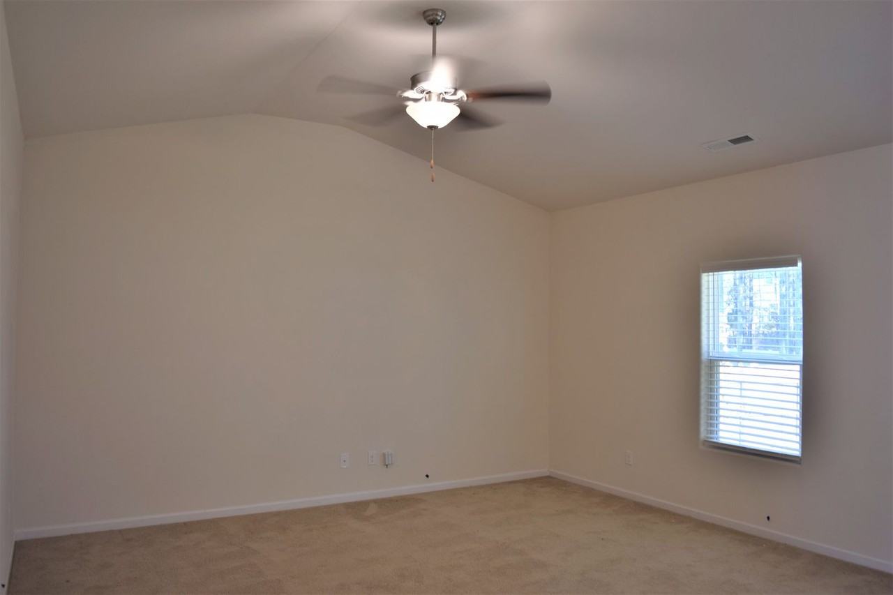 8628 Ballard Hills Ct - Photo 4 of 15