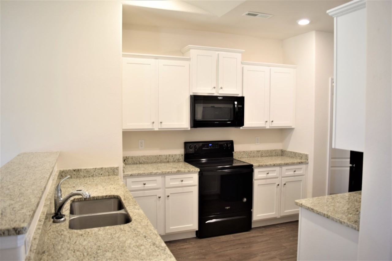 8628 Ballard Hills Ct - Photo 5 of 15