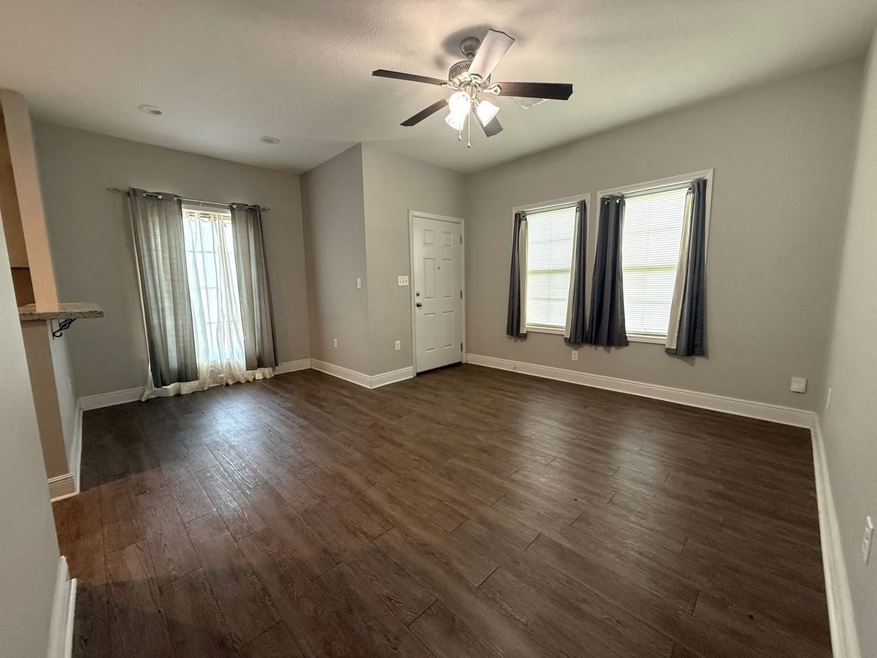 2802 Miller Ave - Photo 4 of 22