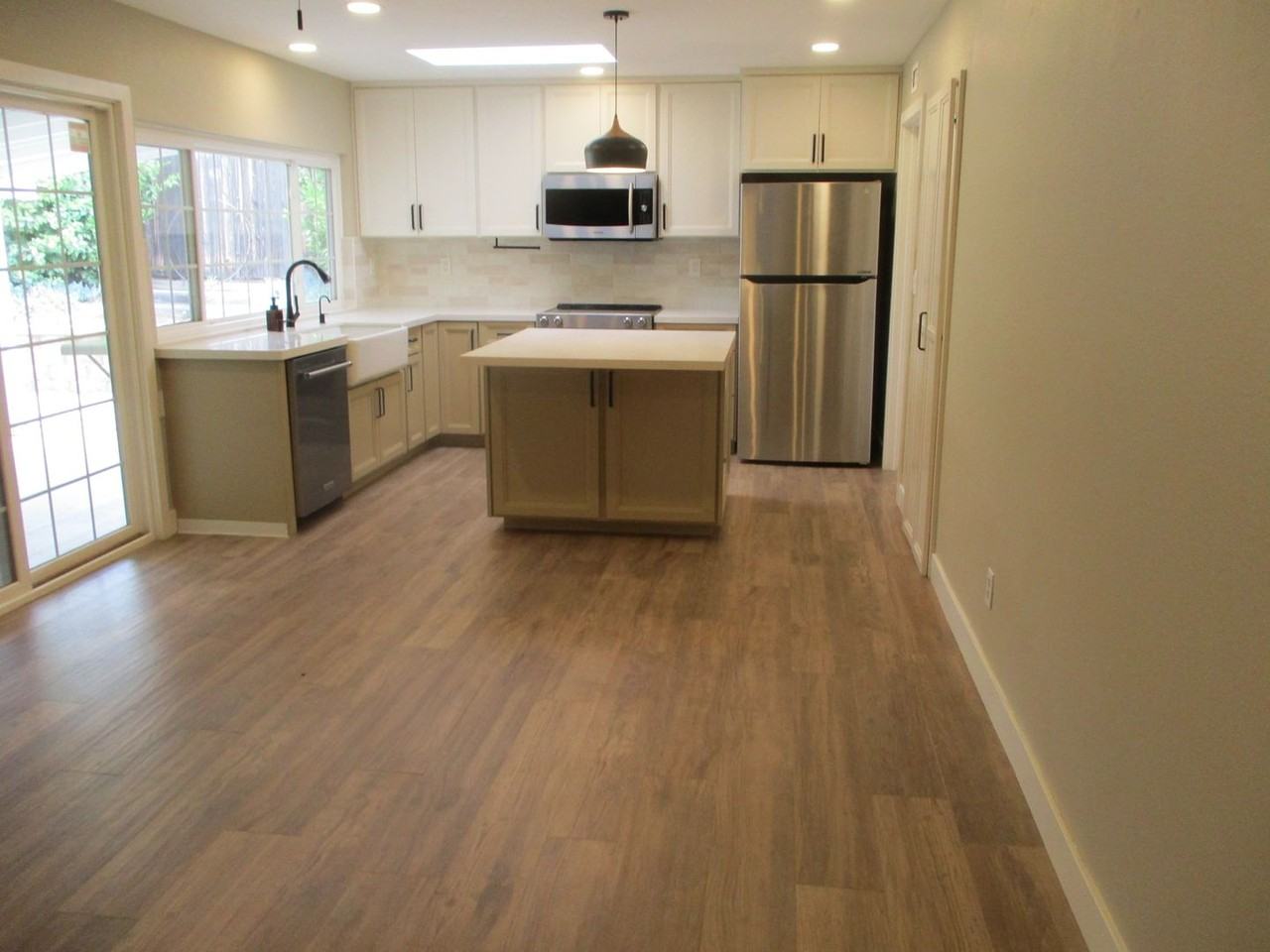10238 Molino Rd - Photo 5 of 23