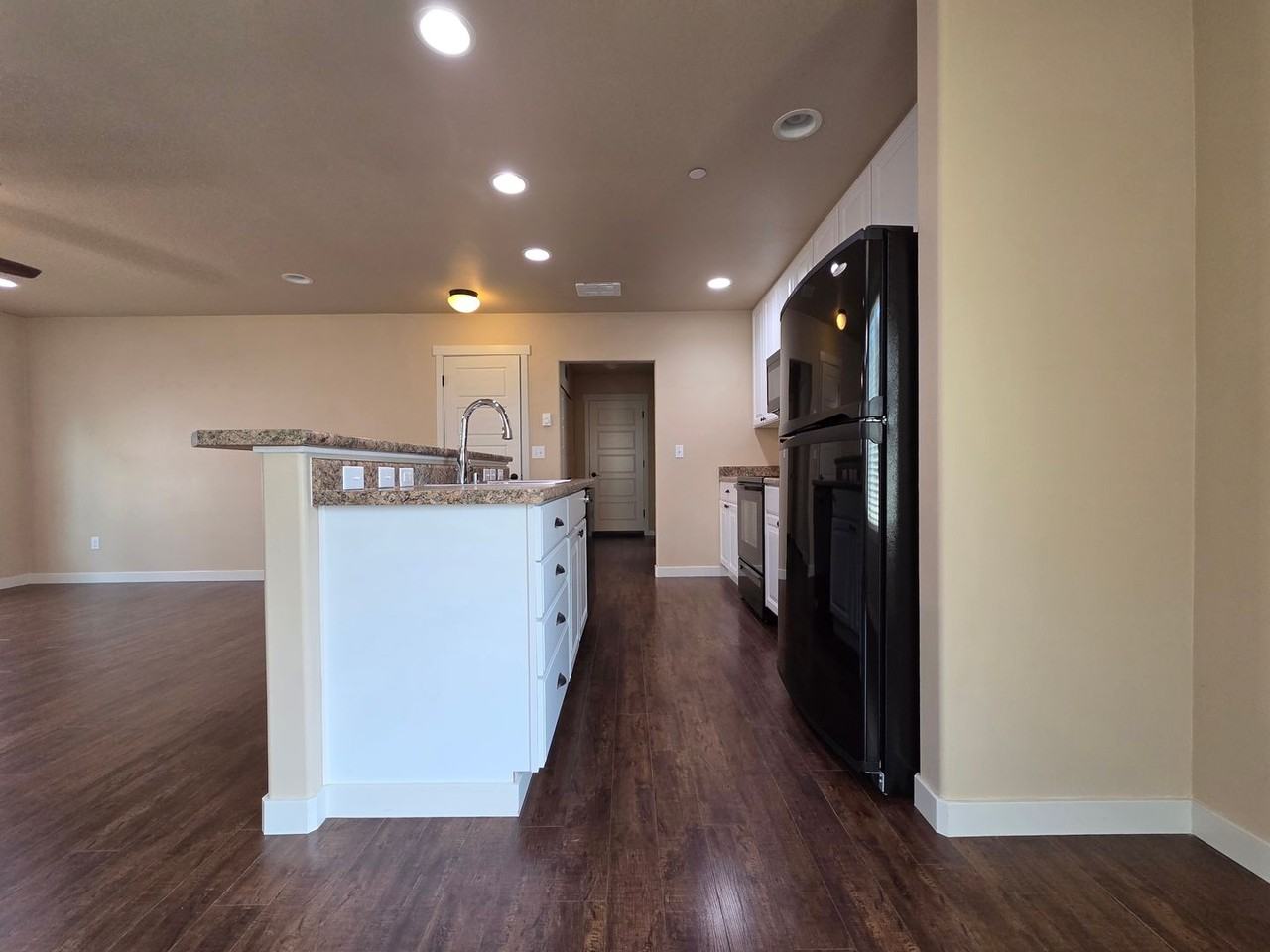 1344 Sinclair Dr - Photo 6 of 20