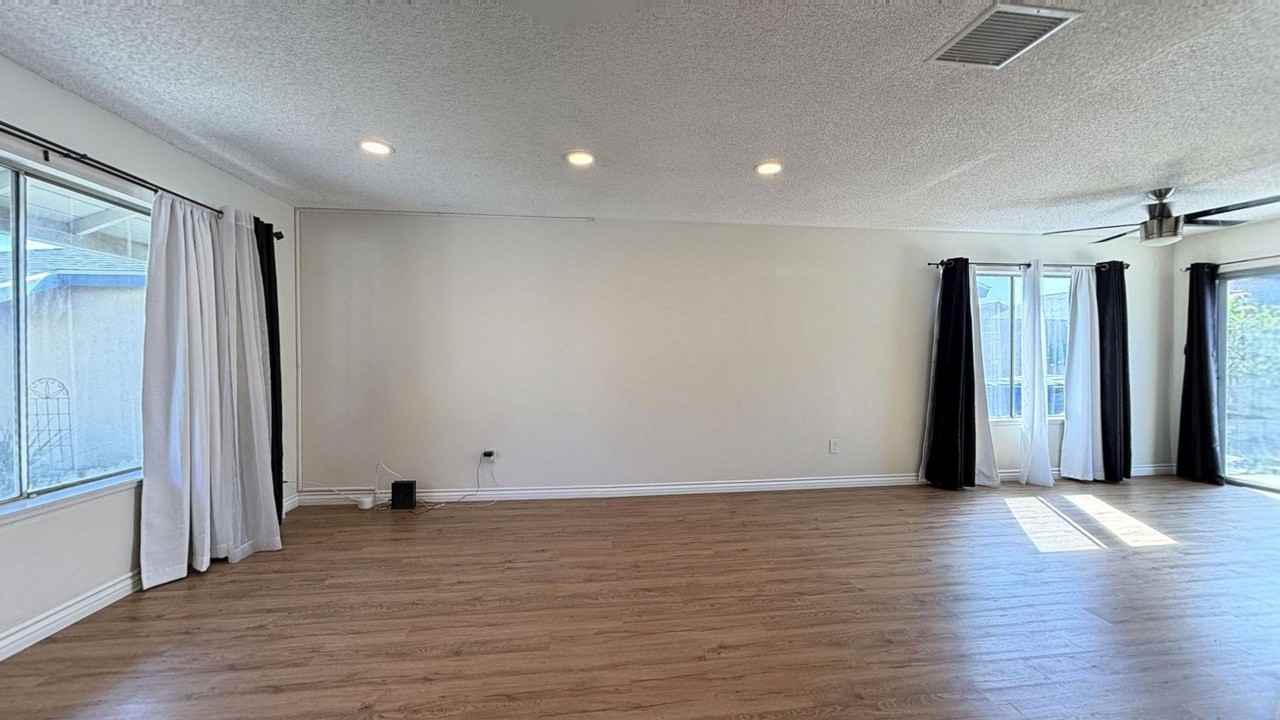 7920 Temecula Pl - Photo 4 of 22