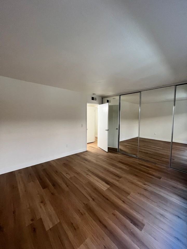 6600 Warner Ave - Photo 3 of 28