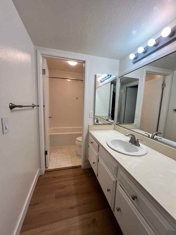6600 Warner Ave - Photo 4 of 28