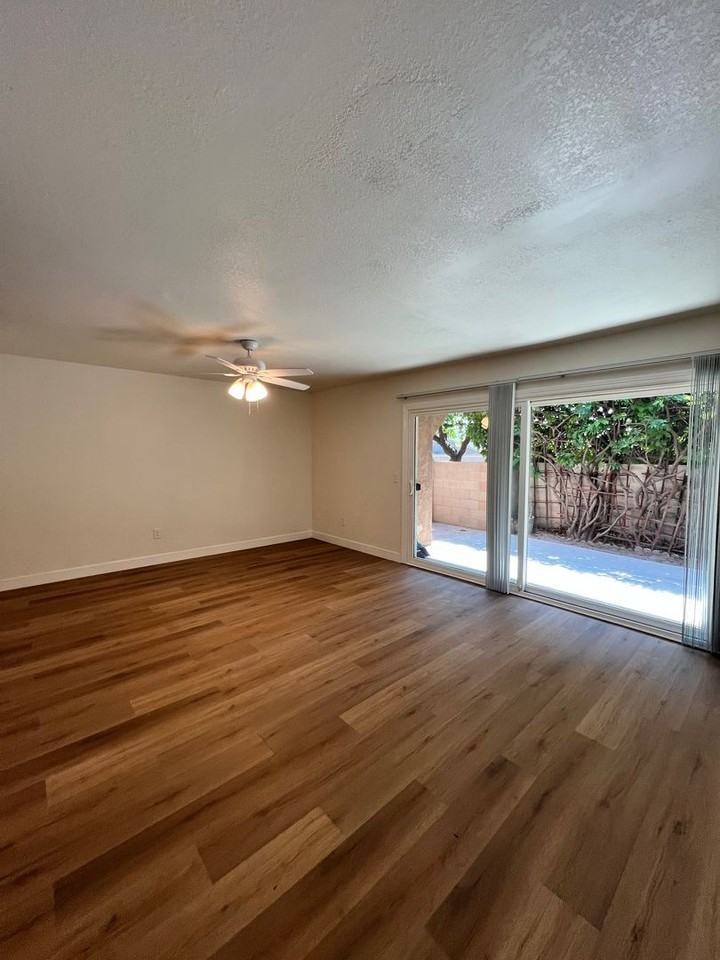 6600 Warner Ave - Photo 5 of 28