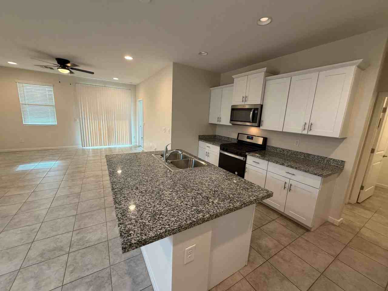 36987 N Sidewinder Dr - Photo 5 of 21