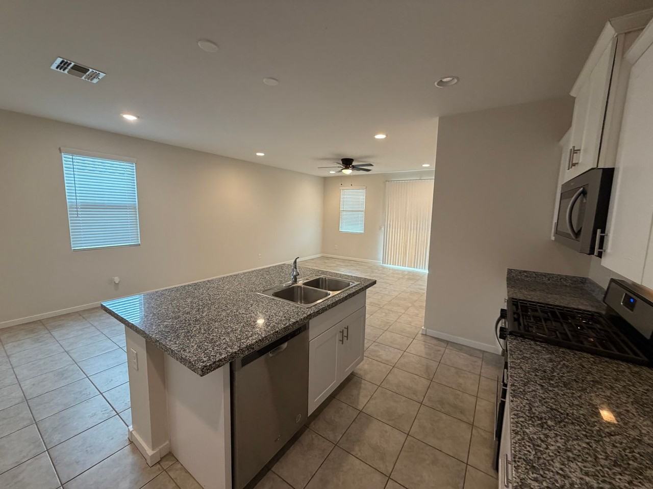 36987 N Sidewinder Dr - Photo 6 of 21