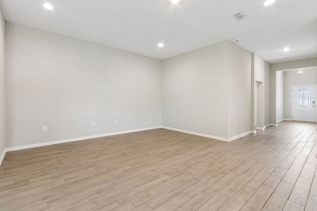 70305 Winding River Dr - Photo 5 of 50