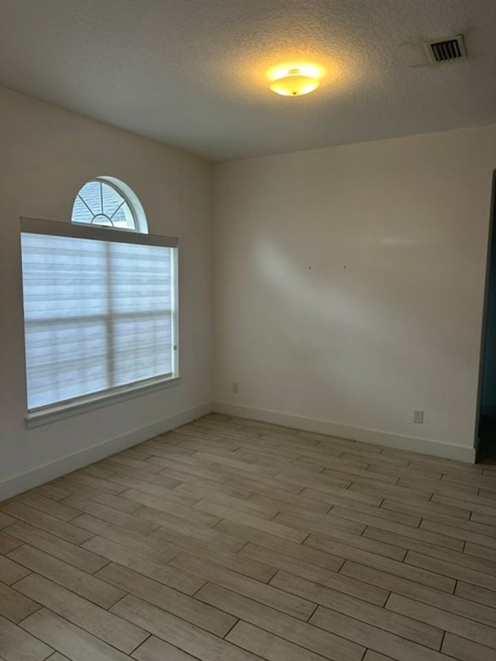 105 Oceans Edge Dr - Photo 5 of 28