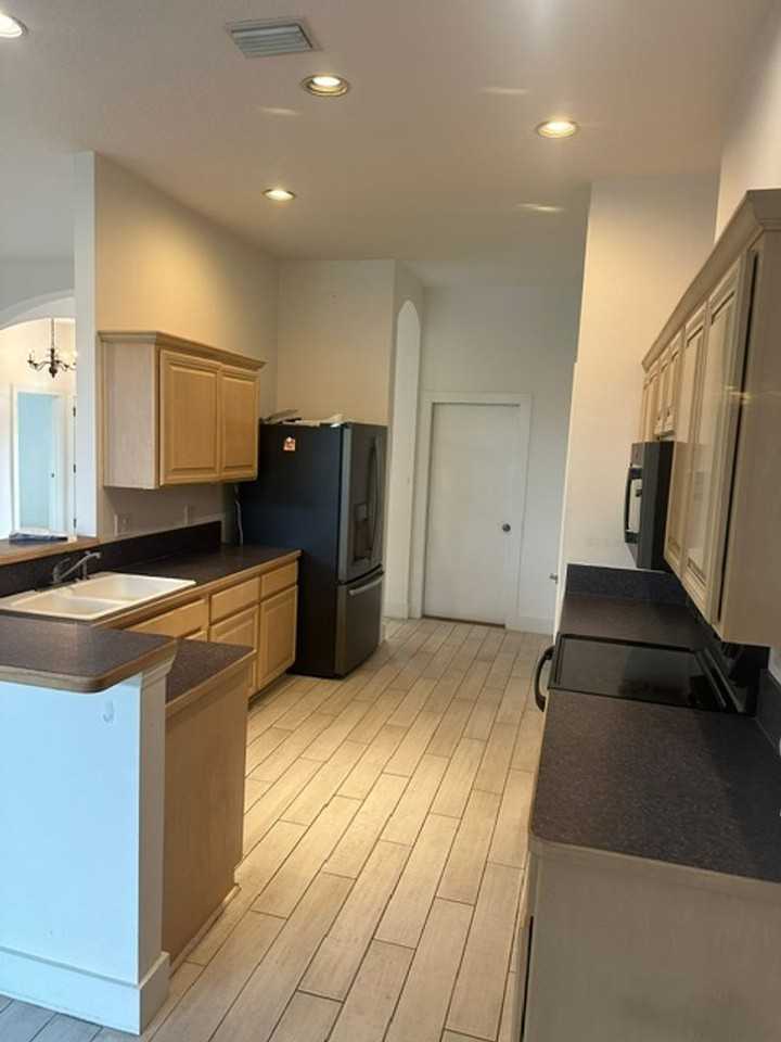 105 Oceans Edge Dr - Photo 6 of 28
