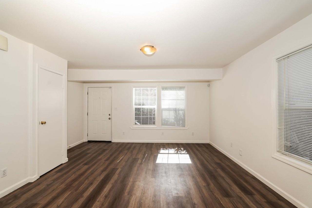 5851 Vallejo St #B - Photo 7 of 25