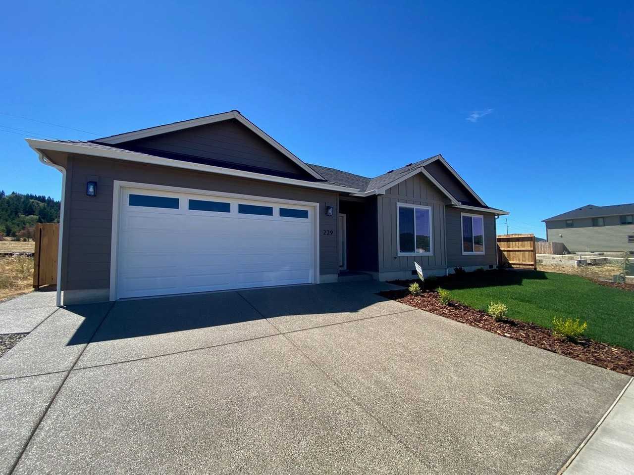 229 Coles Valley St - Photo 2 of 18