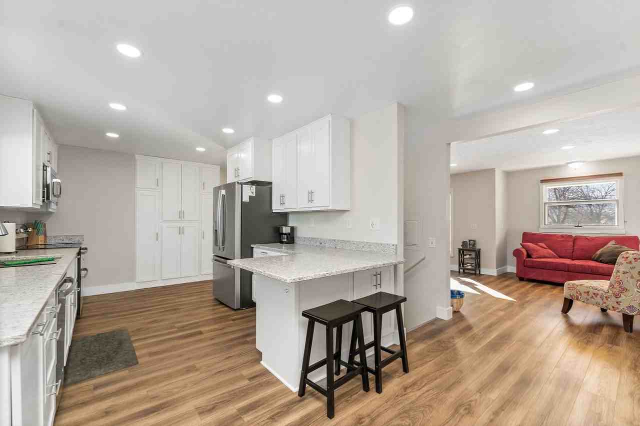 1471 Country Home Ln - Photo 6 of 34