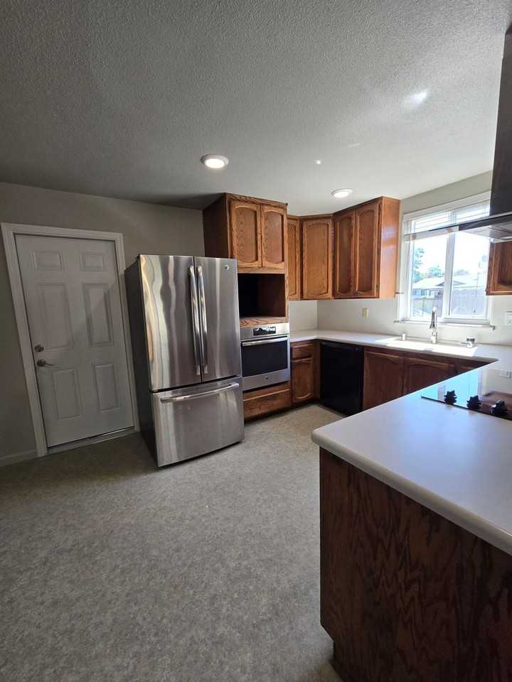 10641 Epic Ct - Photo 5 of 22