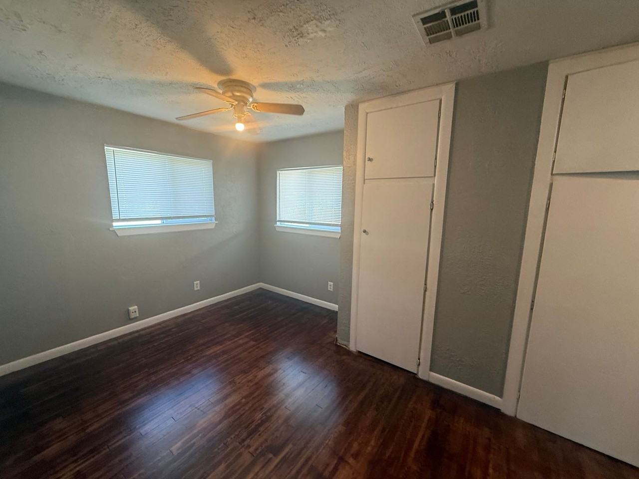 529 S Ponca Ave - Photo 4 of 10