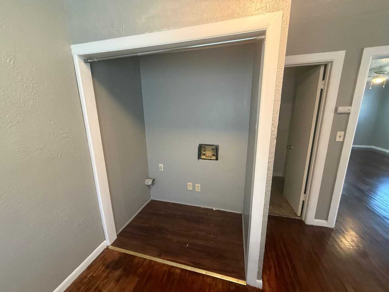 529 S Ponca Ave - Photo 5 of 10