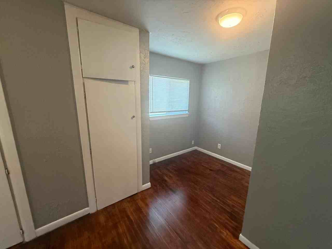 529 S Ponca Ave - Photo 7 of 10