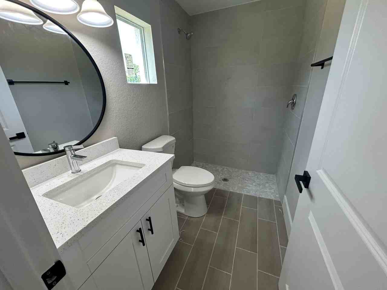 3933 Ne 19th Ave - Photo 6 of 17