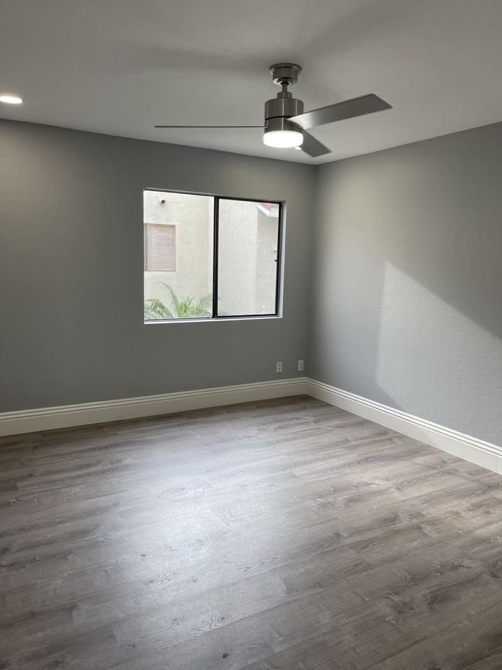 10182 Camino Ruiz #62 - Photo 4 of 10