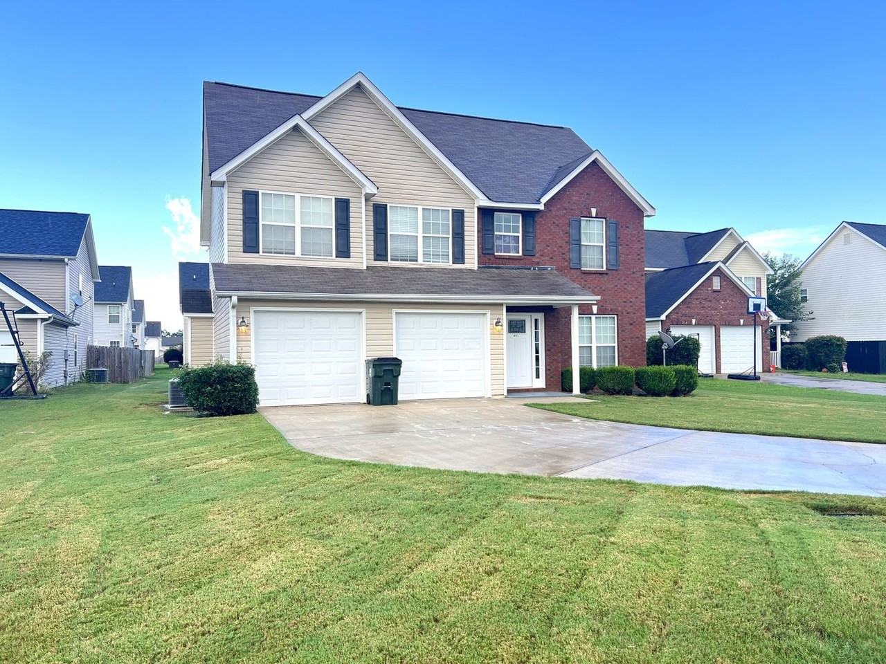 401 Timberwind Dr - Photo 2 of 39