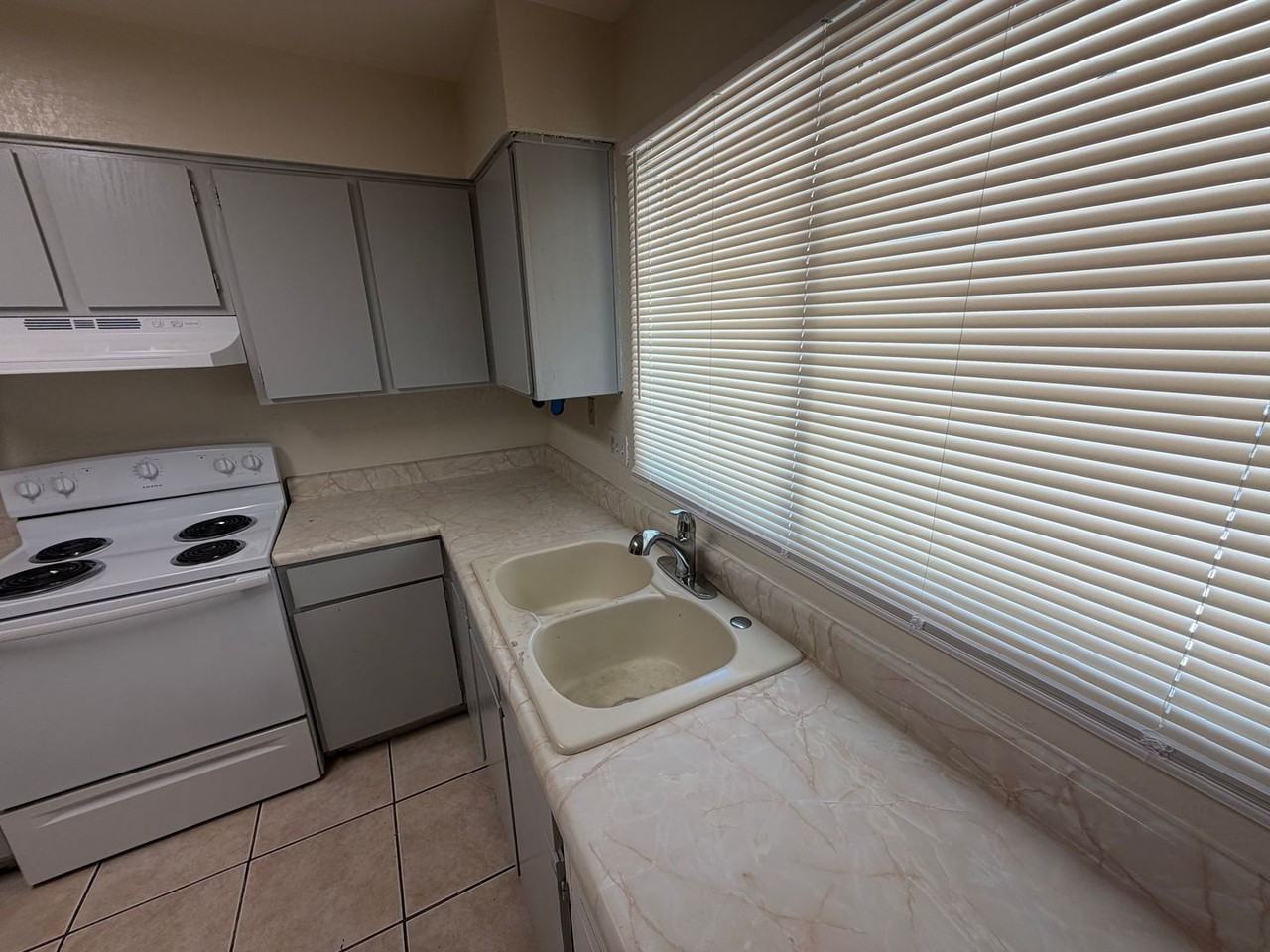 6119 N 31st Ave - Photo 5 of 26
