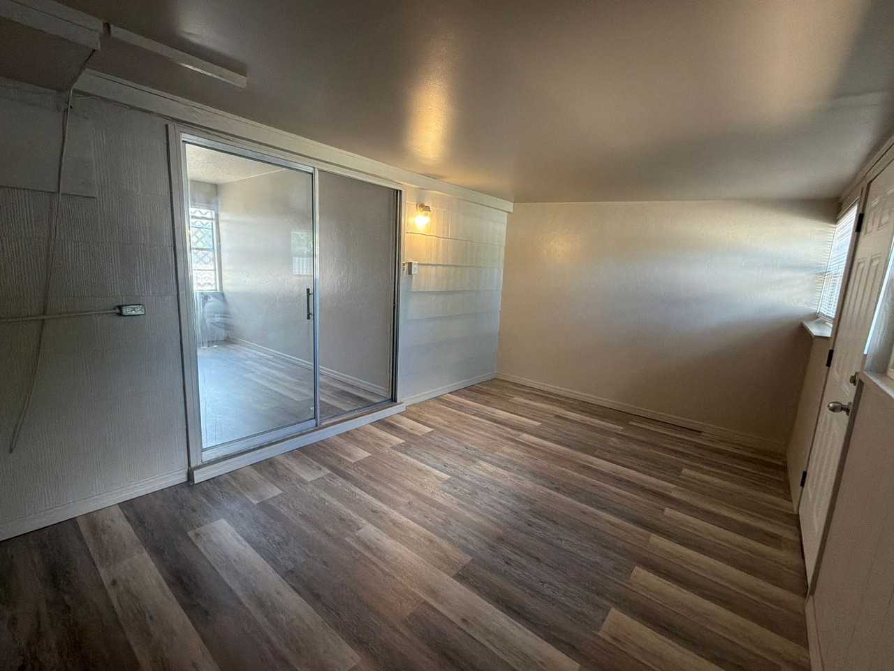 916 W Plains Ave - Photo 4 of 15