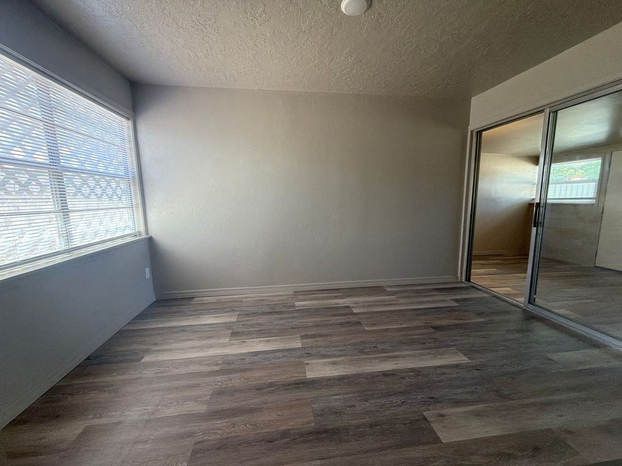 916 W Plains Ave - Photo 7 of 15