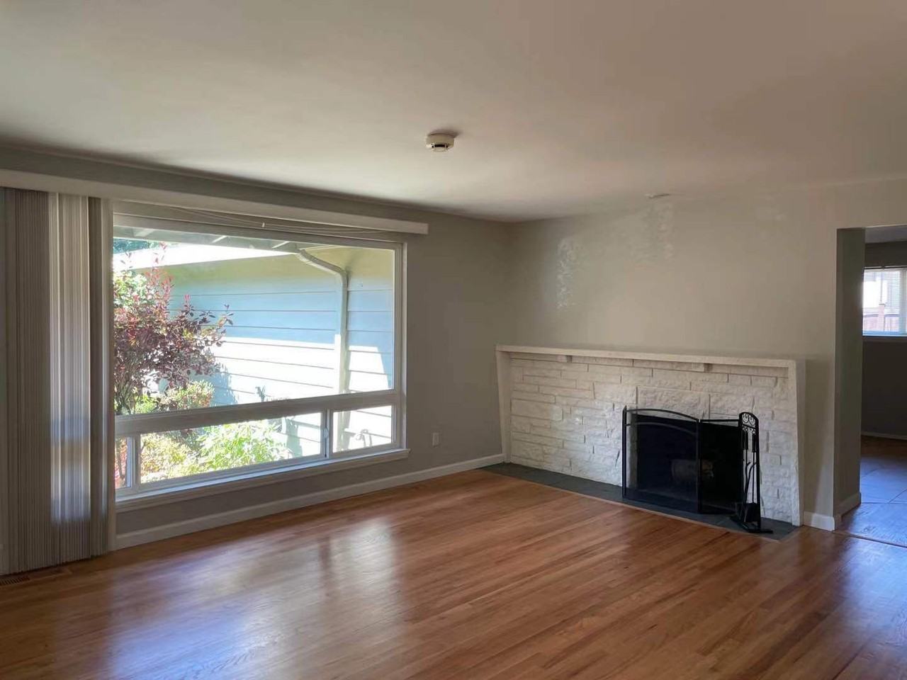 16644 Se 16th St - Photo 2 of 12